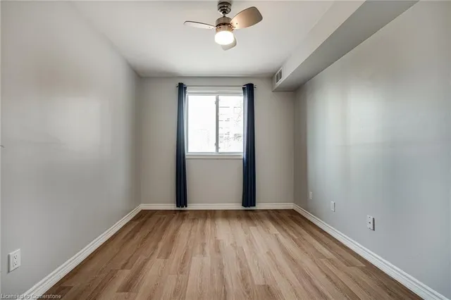 Additional image 29 of 28 Victoria Ave Unit 314