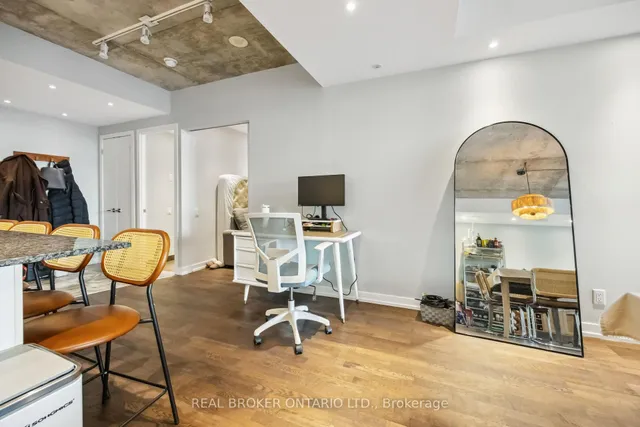 Additional image 9 of 95 Bathurst St Unit 222