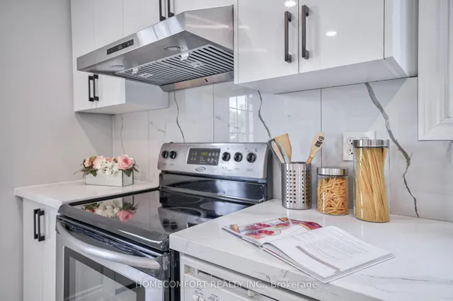 Additional image 10 of 30 Balaclava Dr