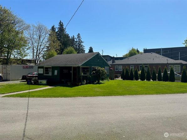 8712 12th Avenue NW, Seattle, WA 98117