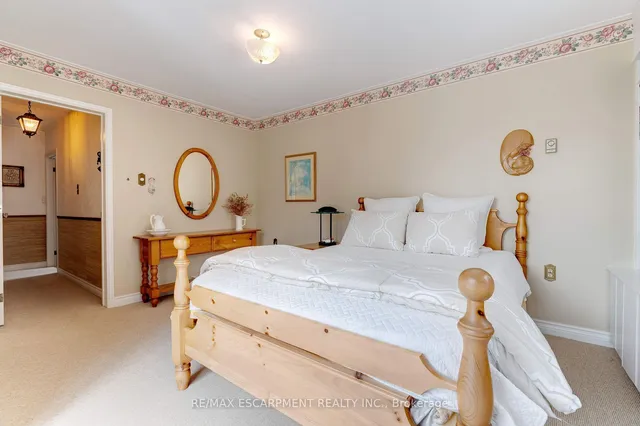 Additional image 25 of 847 FOREST GLEN Ave