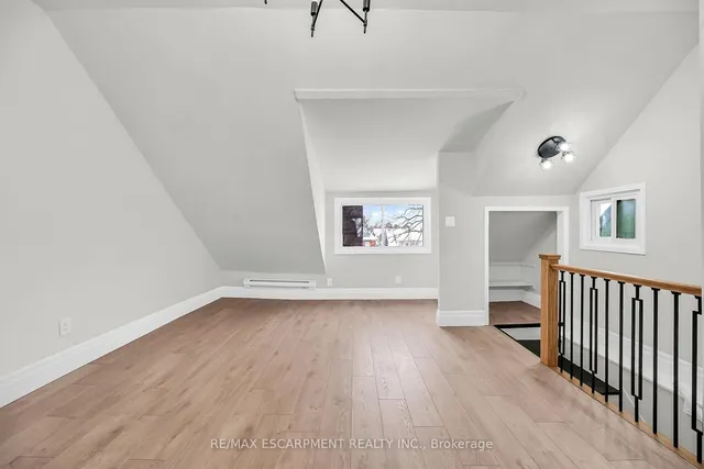 Additional image 33 of 117 Rosslyn Ave