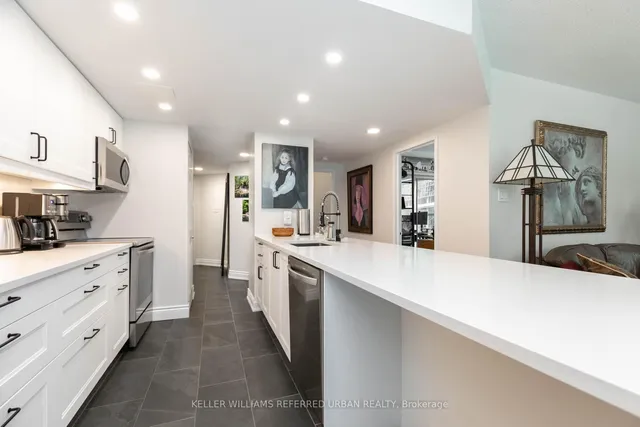 Additional image 2 of 77 Harbour Sq Unit 302