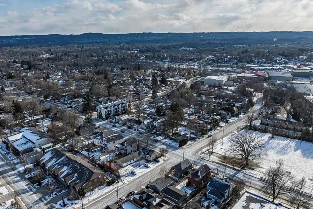 Additional image 49 of 2 Bond St