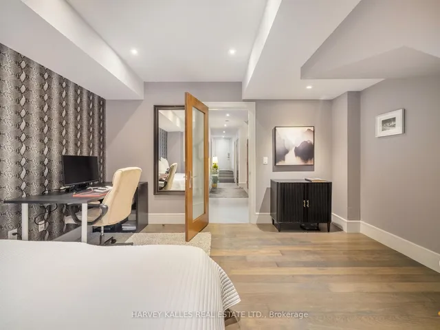 Additional image 44 of 2506 Bayview Ave