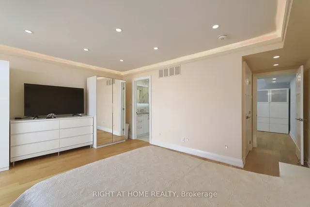 Additional image 23 of 2981A Bloor St