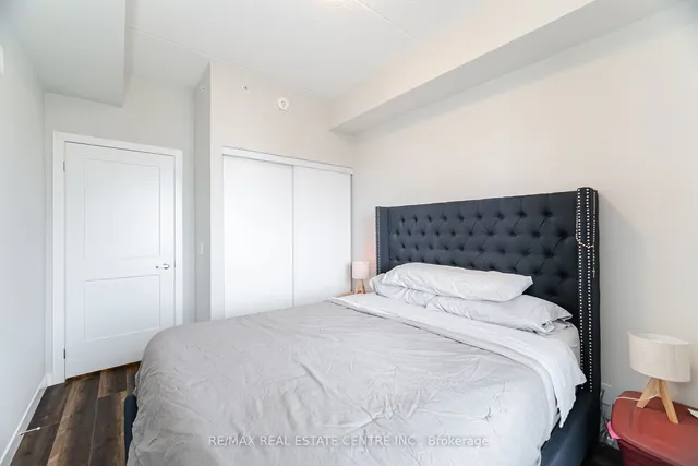 Additional image 22 of 15 Queen St Unit 710