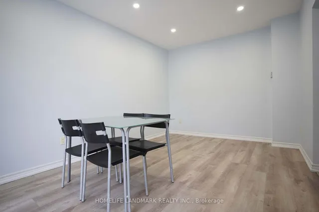 Additional image 9 of 52 Yellowstone St