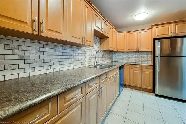 Additional image 16 of 1966 Main St Unit 402