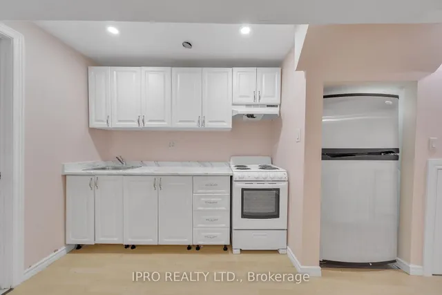 Additional image 37 of 18 Tessler Cres