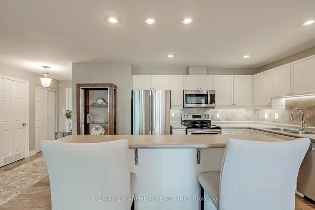 Additional image 10 of 399 Elizabeth St Unit 411