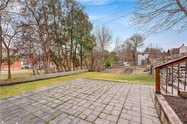 Additional image 39 of 563 Guelph St