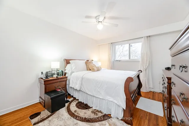 Additional image 17 of 6858 Darcel Ave