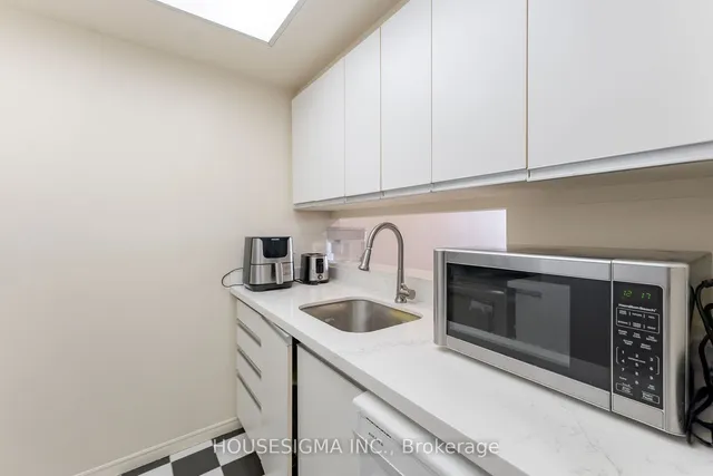 Additional image 10 of 7 Bishop Ave Unit 815