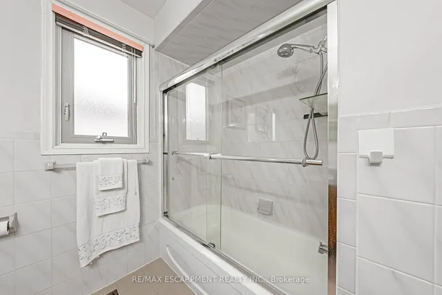 Additional image 28 of 28 Sunflower Cres