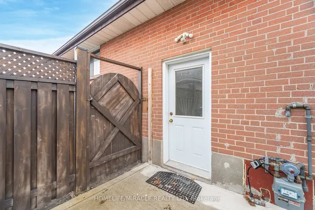 Additional image 37 of 18 Albion Cres