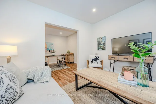 Additional image 11 of 63 Beechwood Ave