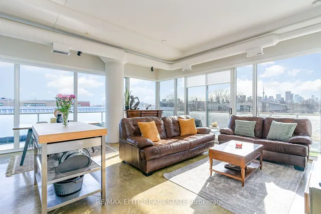 201 Carlaw Ave Unit 412