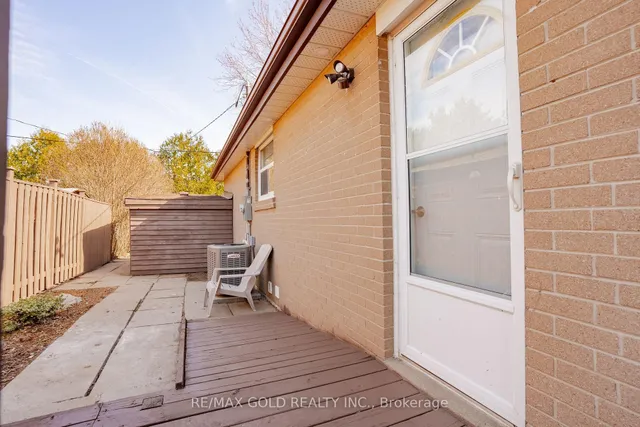 Additional image 43 of 41 Danesbury Cres