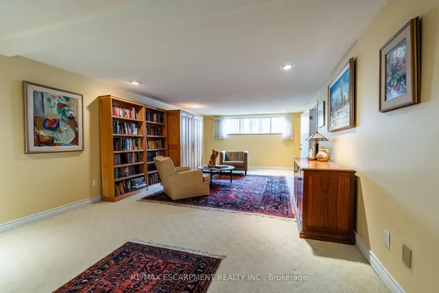 Additional image 42 of 887 MONTGOMERY Dr