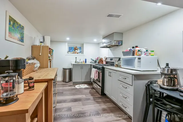 Additional image 30 of 444 Maple Ave