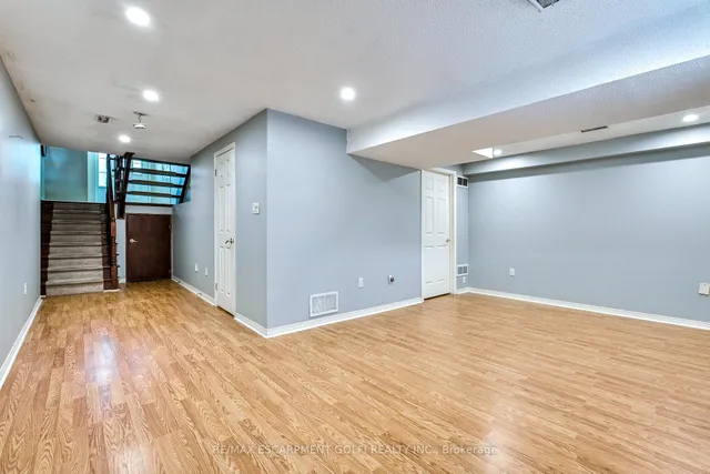 Additional image 25 of 800 Paramount Dr Unit 31