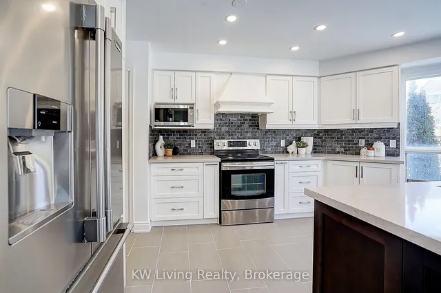 Additional image 18 of 4 Oak Knolls Cres