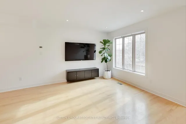 Additional image 16 of 70 Guildwood Pkwy Unit 4