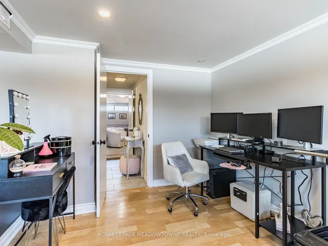 Additional image 37 of 48 Chatsworth Dr