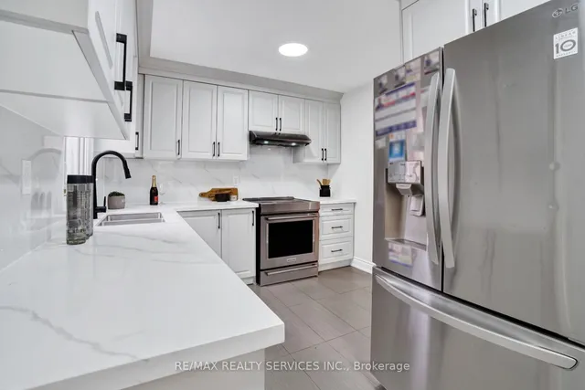 Additional image 19 of 8 Luminous Crt