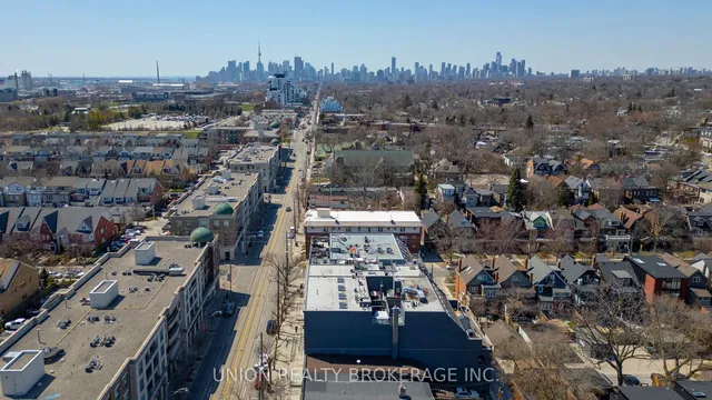 Additional image 31 of 1852 Queen St Unit 303