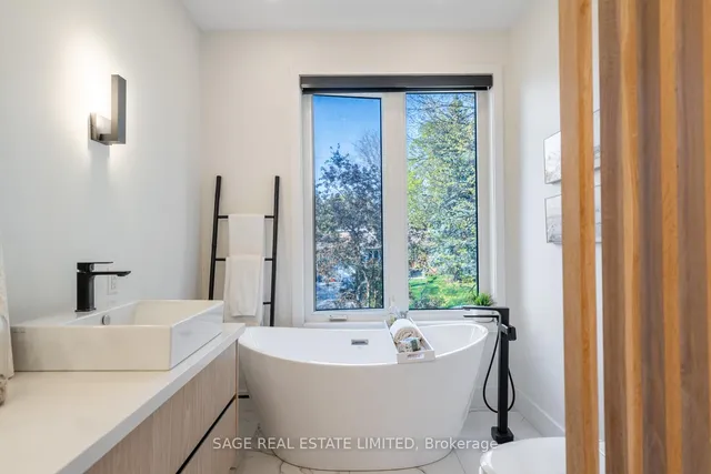 Additional image 34 of 9 Lionel Heights Cres