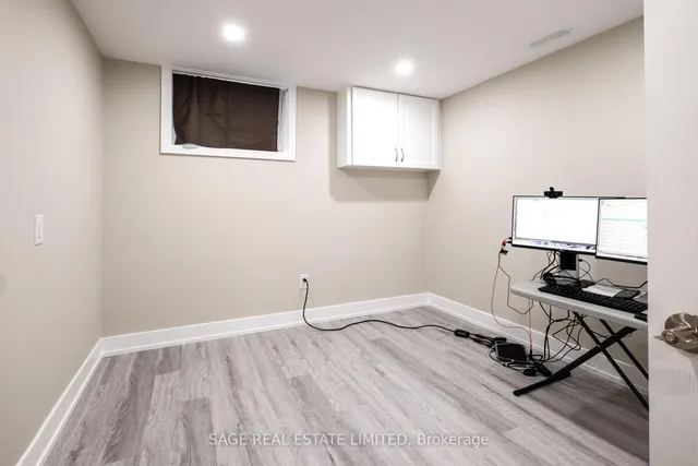 Additional image 43 of 52 Glen Agar Dr