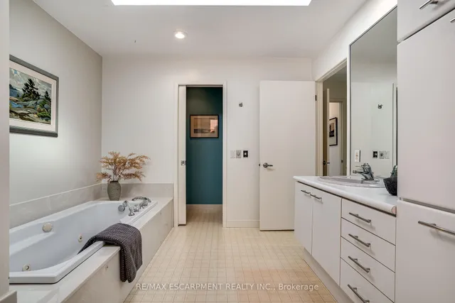 Additional image 35 of 65 Golfview Cres