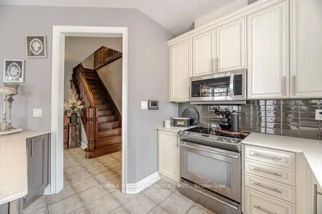 Additional image 11 of 17 Platform Cres