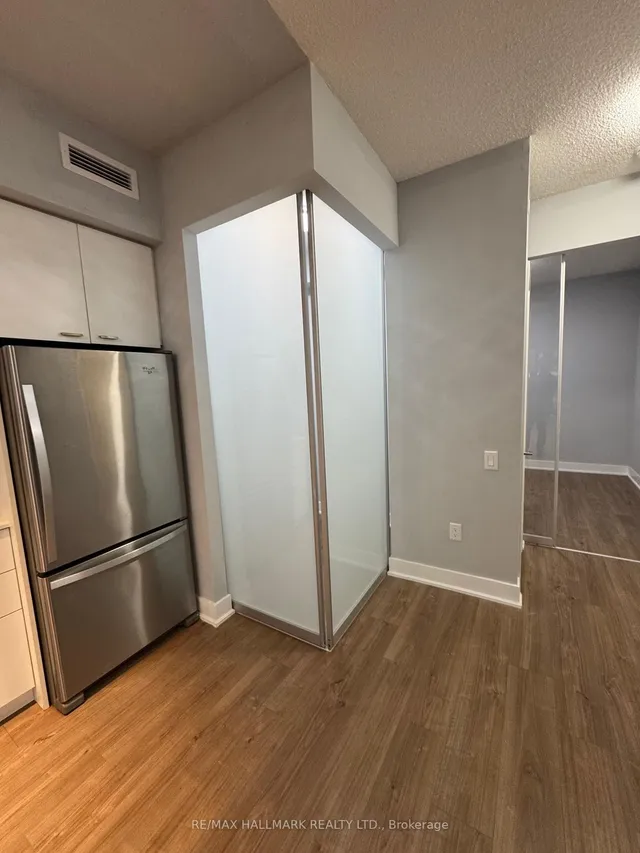 Additional image 9 of 30 Roehampton Ave Unit 418