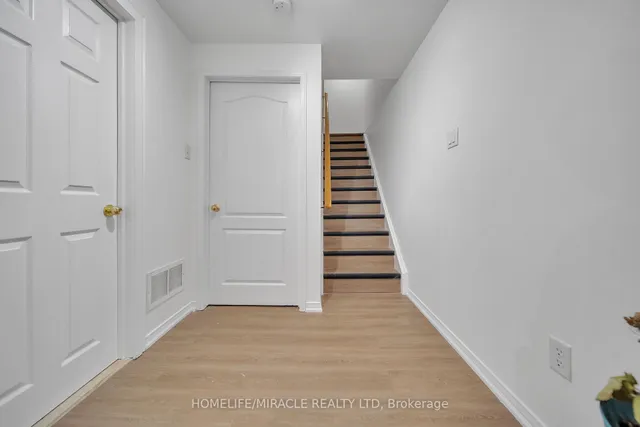 Additional image 36 of 93 Crystal Glen Cres