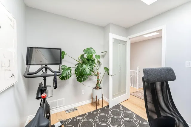 Additional image 12 of 33 Seneca Ave