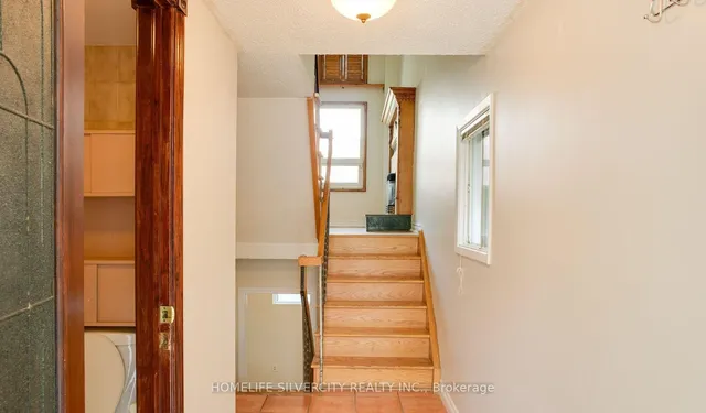 Additional image 8 of 54 Carnival Crt