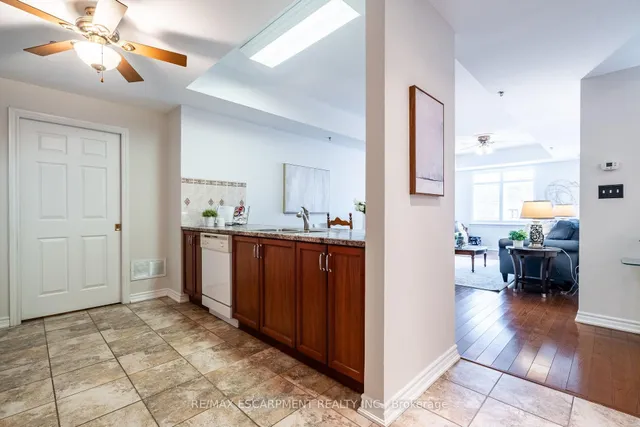 Additional image 8 of 391 Plains Rd Unit 301