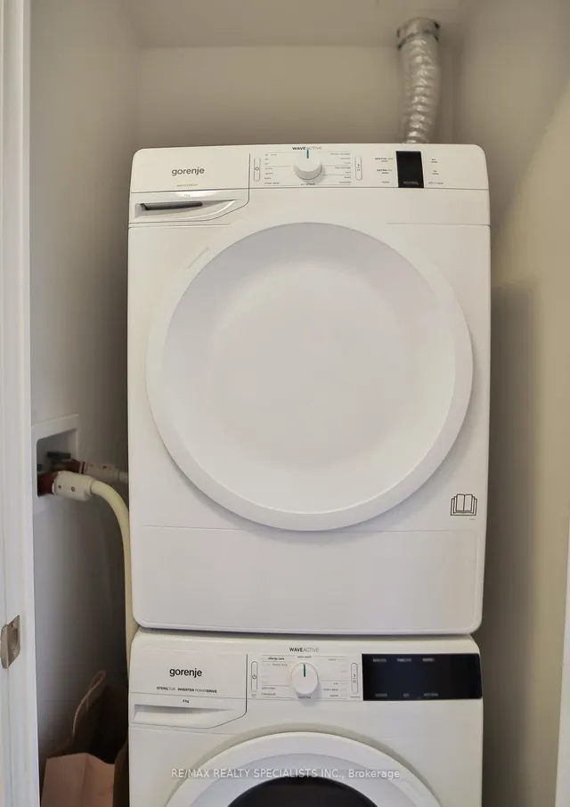 Additional image 38 of 159 WELLESLEY St Unit 404