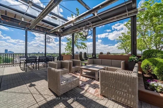 Additional image 46 of 2 Lancaster St Unit 403