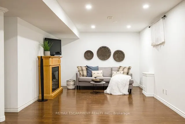 Additional image 42 of 135 ARROWHEAD Dr