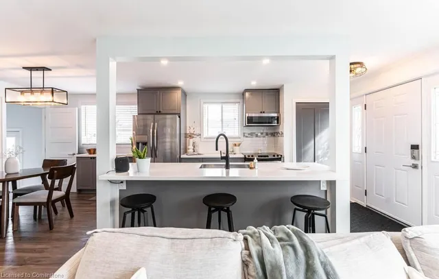 Additional image 10 of 14 Yorkdale Cres