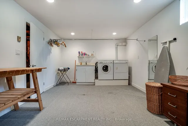 Additional image 40 of 65 Golfview Cres