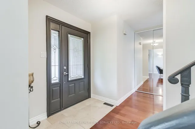 Additional image 3 of 1434 Queensbury Cres