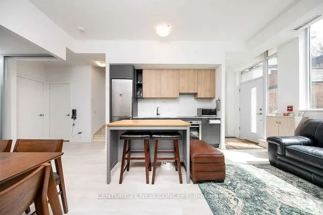 Additional image 39 of 120 Parliament St Unit TH101