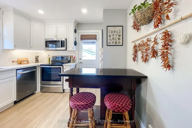 Additional image 9 of 112 Tragina Ave