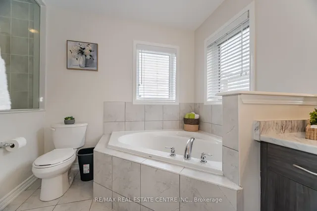 Additional image 27 of 48 Enford Cres