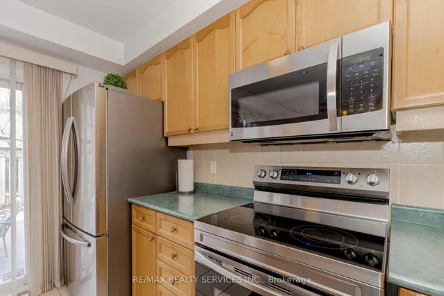 Additional image 18 of 66 Viceroy Cres